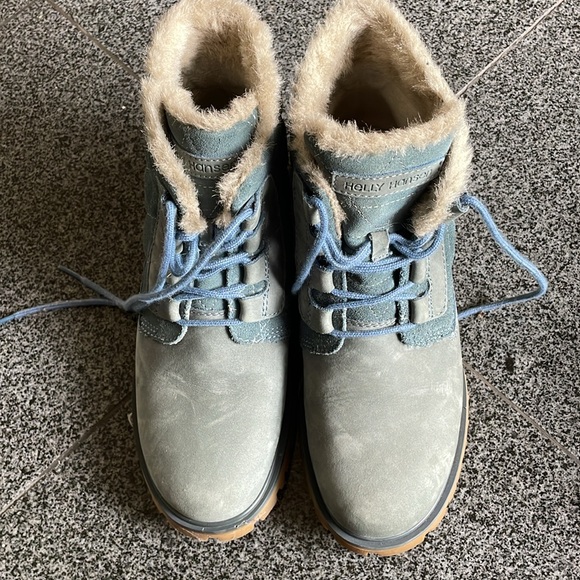 Helly Hansen boots, gently worn! Light blue/grey color, size 6.5 in women’s - Picture 2 of 4